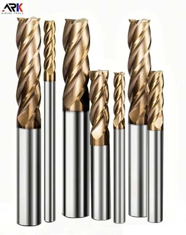 Devo escolher uma ferramenta de chanfro de aresta única ou de aresta tripla? Qual tem melhor desempenho?